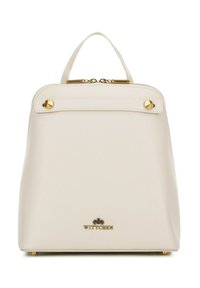 Sac à dos en cuir blanc avec une forme structurée, possédant une poignée supérieure, des accents en métal doré et une fermeture éclair. Logo de la marque affiché en évidence.
