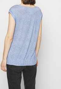 OPUS Printtipaita - light blue