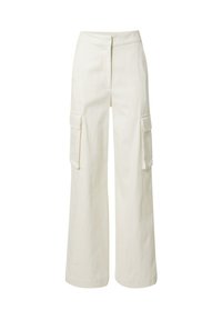 Crème-kleurige cargo-broek met wijde pijpen, gemaakt van een textuurstof, met twee voorzakken met kleppen en een verborgen ritssluiting.