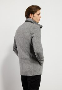 Thumbnail Image 4