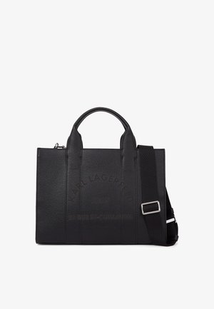Bolso tote de cuero negro texturizado con dos asas, correa de hombro ajustable y texto en relieve "KARL LAGERFELD PARIS 21 RUE ST-GUILLAUME".