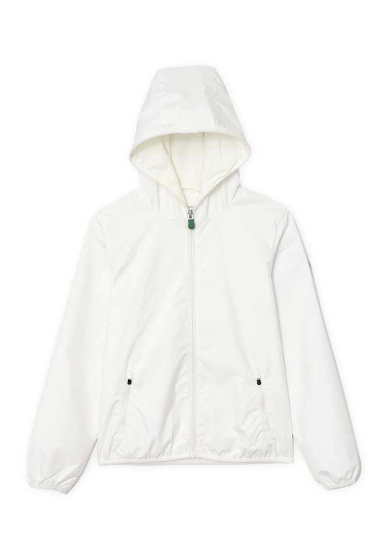 Giacca bianca leggera con cappuccio, chiusura con zip, polsini elasticizzati e due tasche frontali; presenta una texture liscia e un design semplice.