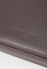 Samsøe Samsøe JENNIE TOTE BAG  - Velká kabelka - dark brown