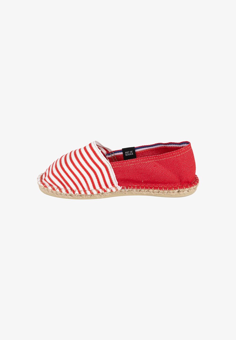 Espadrille rayée rouge et blanc, tige en tissu, semelle en jute, bout arrondi, design sans lacets, doublure intérieure contrastante avec étiquette logo.