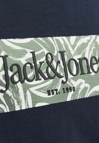 Jack & Jones Junior GEDRUCKT - T-shirt print - dunkelblau