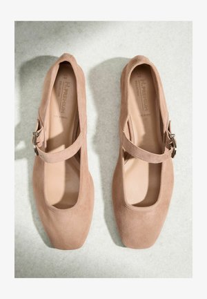 Next, Ballerine con cinturino - tan brown