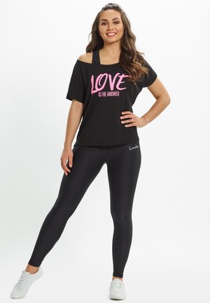 Winshape, T-shirt z nadrukiem