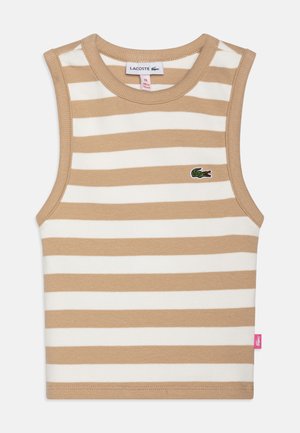 Ruda ir kremine dryžuota be rankovių palaidinė, pagaminta iš virbų audinio, su mažuoju žaliu krokodilo logotipu ir rožine etikete ant apvado.