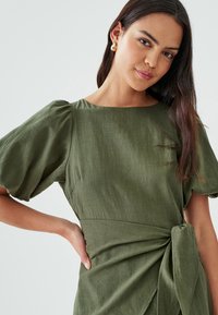 CALLI SELBY MIDI - Sukienka letnia