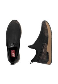 Chaussures noires à enfiler avec une tige en cuir texturé, des panneaux latéraux élastiques, des accents à motifs et une semelle en caoutchouc pour une bonne adhérence et durabilité.