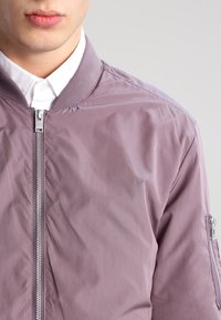 Selected Homme Bomberjacka - lilac