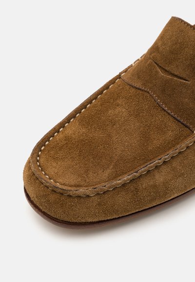 Stuart Weitzman BRADY - Chaussons - camel tan