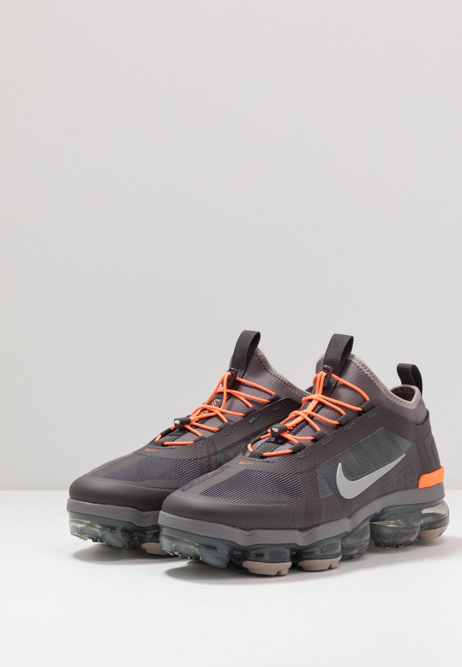 vapormax utility noir rouge