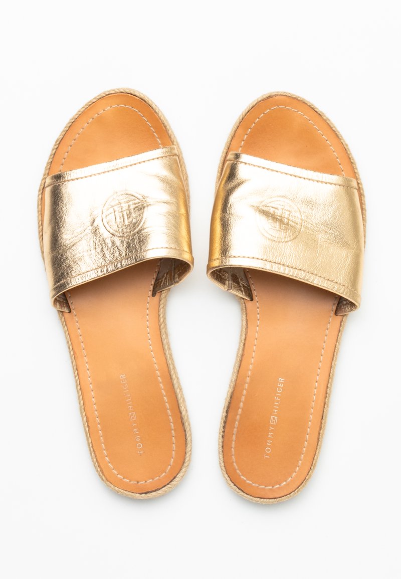 Tommy Hilfiger Sandals gold/gold-coloured (Pre-owned) Zalando