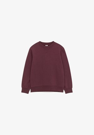 Jednostavna bordo majica s okruglim vratom i dugim rukavima, rebrasti manšeti, rub i ovratnik, prikazana na bijeloj pozadini.