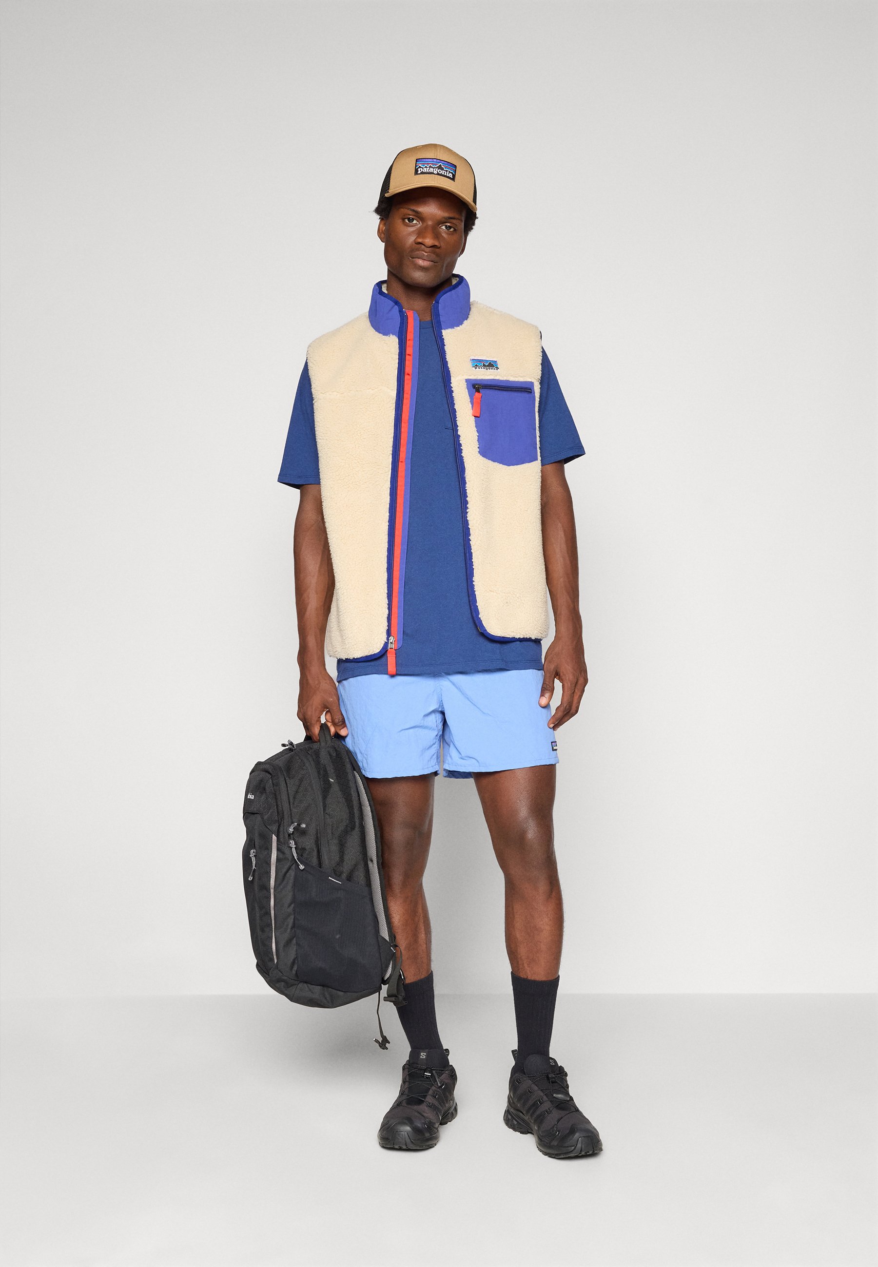 Patagonia CLASSIC RETRO-X VEST - Waistcoat - dark natural/beige