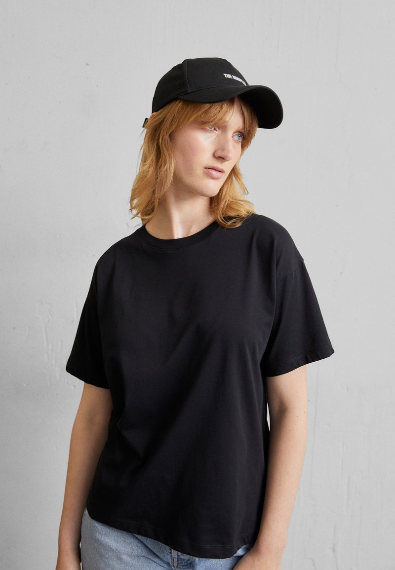 Filippa K - LOOSE FIT TEE - T-shirts - black, Forstørre