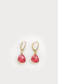 Gull-farget øredobber med tåreformede rosa edelsteiner og små klare aksenter, med en låsemekanisme og glatte, reflekterende overflater.