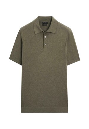 Polo a maniche corte verde oliva con due bottoni e colletto classico, realizzata in morbido tessuto a maglia.
