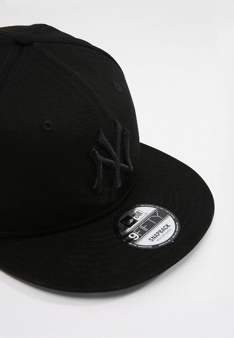 Nuovo Black Flys Fly Royale Toppa Trucker Snapback Cappello Multi Cam Nuovo Black Flys Fly Royale Toppa Trucker Snapback Cappello Multi Cam