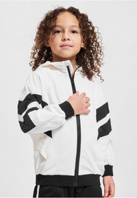 Urban Classics CRINKLE BATWING - Ljetna jakna - white black