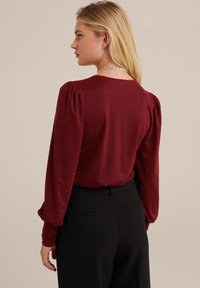 WE Fashion Tops ar garām piedurknēm - red