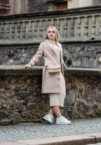 VUCH MOANA - Taška s příčným popruhem - beige