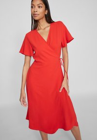 VILA - VILOVIE WRAP MIDI DRESS - Freizeitkleid - poppy red Thumbnail-Bild 1