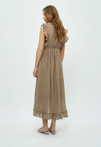 PEPPERCORN NADIALINE RUFFLE - Robe de jour - angle blue print