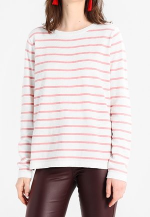 Chemise à manches longues rayée blanche et rose, avec un col rond et une coupe décontractée. Tissu doux avec une texture lisse et un design casual.