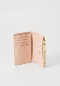 Valentino Bags FEMKE - Maks - cipria