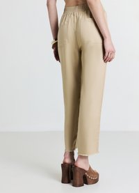 Calliope Stoffhose - sabbia