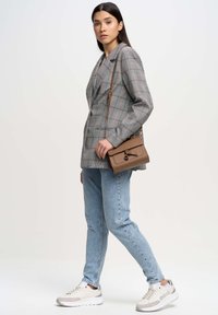 Big Star MAGGIE - Džinsi ar pakāpeniski sašaurinātiem galiem - hellblau