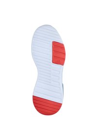 Semelle de sneaker blanche avec surface texturée, présentant un accent rouge sur la section du talon et des rainures de traction distinctes pour une meilleure adhérence.