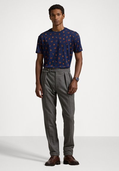 Polo Ralph Lauren CLASSIC FIT EQUESTRIAN JERSEY T-SHIRT - Print T-shirt - spectator convo navy