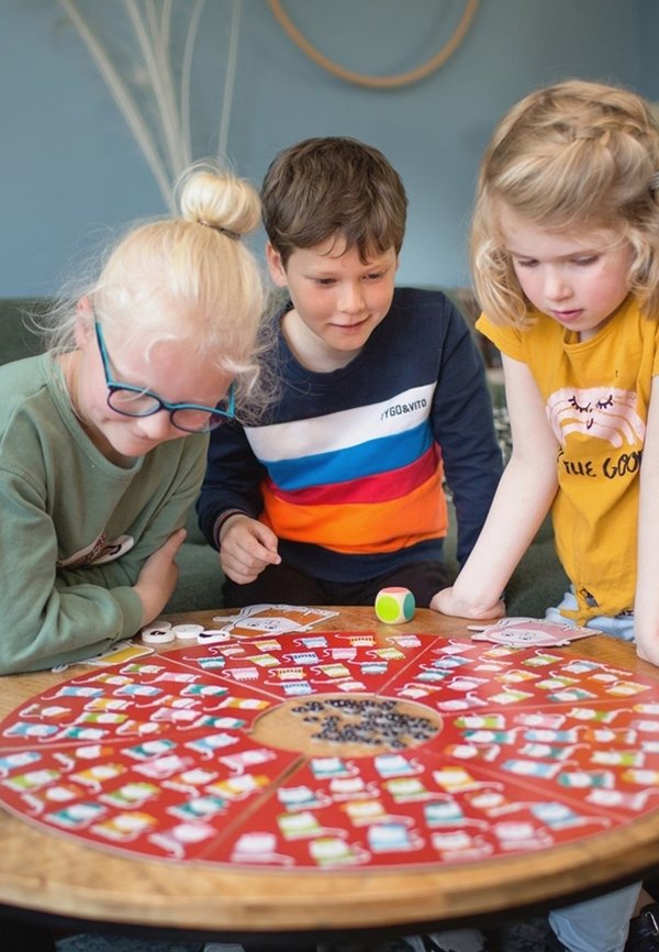 CHATS ET CHAPEAUX  – Brettspiel