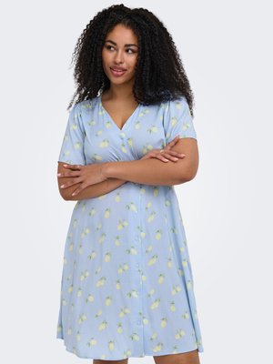 ONLY Carmakoma, CAREVIDA Short - Robe chemise - cashmere blue