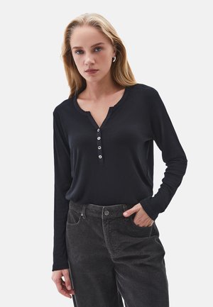 BUTTON - Longsleeve - black