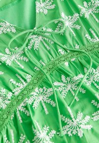 Next BRODERIE SHORT SLEEVE - Bluse - bright green