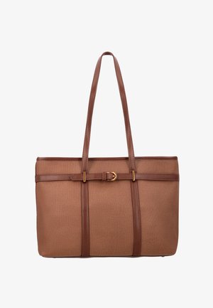 Braune rechteckige Tragetasche mit langen Henkeln, einem dekorativen Riemen und einer goldfarbenen Schnallendetail auf der Vorderseite.