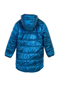 Giacca invernale imbottita di un blu brillante, con cappuccio, design a righe orizzontali e polsini delle maniche di un blu scuro contrastante.