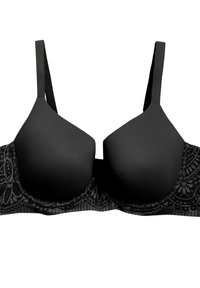 Schwarzer gepolsterter BH mit verstellbaren Trägern und Spitzenverzierung entlang des Bands unter den Körbchen, vor weißem Hintergrund.
