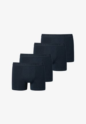 Cuatro pares de calzoncillos bóxer negros para hombre con cinturillas elásticas dispuestos en una fila diagonal sobre un fondo blanco.