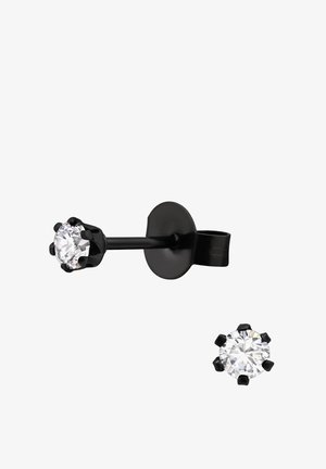 Zwart metalen oorknopje met een grote heldere kristal, voorzien van een zesklauwzetting en een ronde achterkant, met een glad oppervlak.