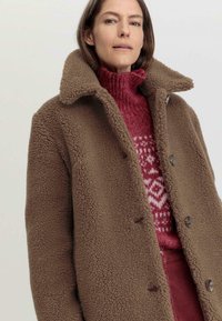 hessnatur Winterjas - camel