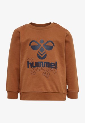 Brun sweatshirt lavet af blød bomuld, med et marineblåt grafisk design og "hummel" tekst samt abstrakte former. Inkluderer skulderknapper.