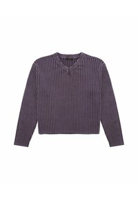 Lila gerippter Strickpullover mit V-Ausschnitt, langen Ärmeln und cropped Design. Verfügt über eine Textur aus vertikalen Streifen entlang des Stoffes.