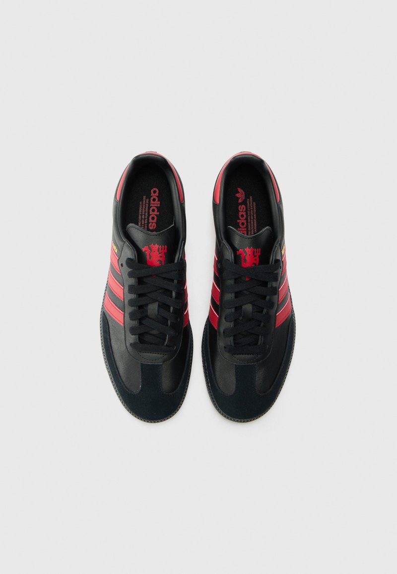 adidas Originals SAMBA LICENSED - Indoor football boots - core black/red/ black - Zalando
