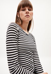 ARMEDANGELS ENRICCAA STRIPES - Langarmshirt - black off white
