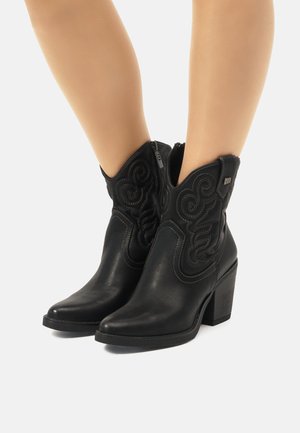 mtng Botines camperos - black